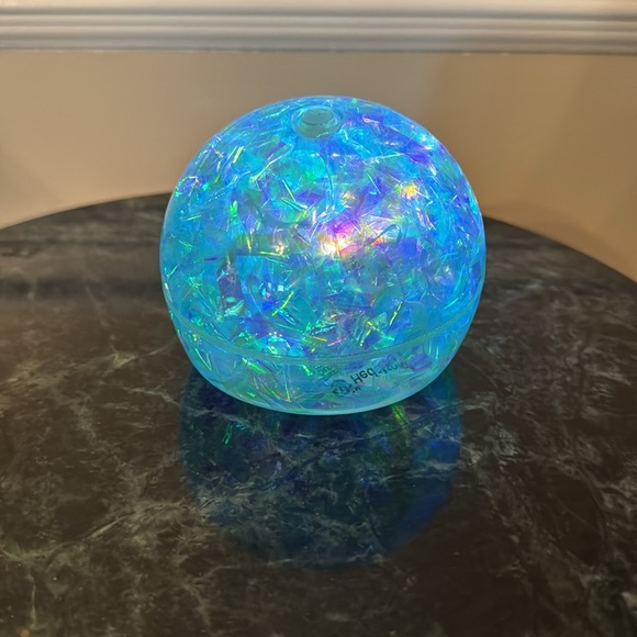 Hedstrom Light Up Tinsel Ball - Picture 4 of 6